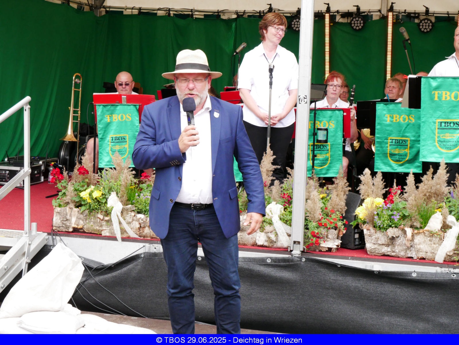 web_p1250675